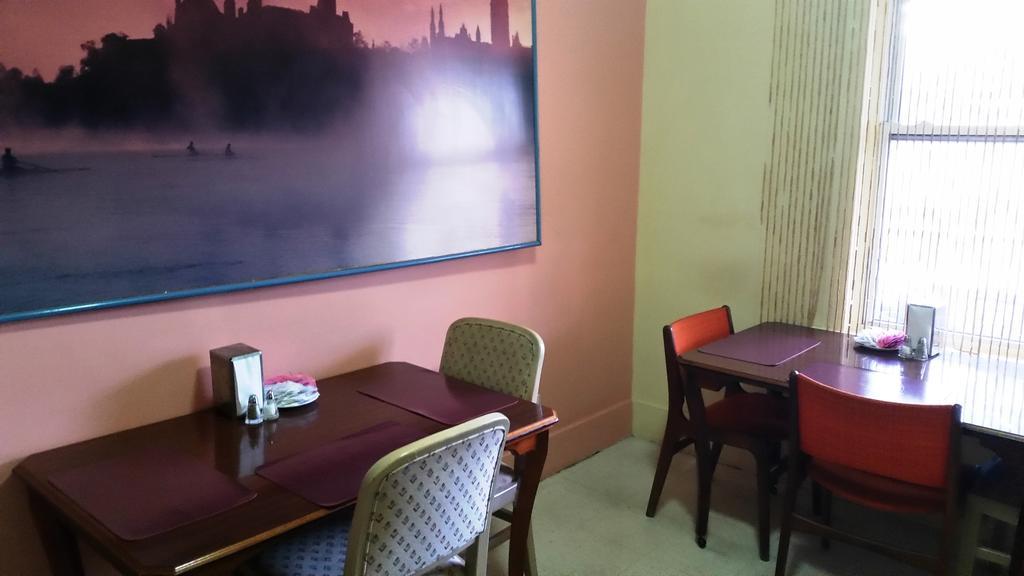 A Voyageur'S Guest House Ottawa Room photo